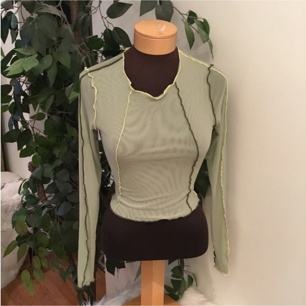 Bailey Rose Woman’s Small sheer long sleeve crop with outside stitching